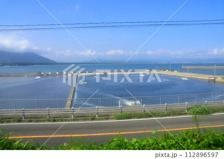 唐津線西唐津駅から筑肥線鹿屋駅までの車窓風景(2022年) 112896597