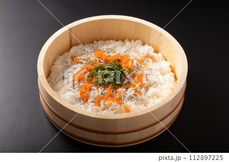 ちらし寿司(釜揚げしらす とびっこ 大葉) ちらし寿司(釜揚げしらす とびっこ 大葉) 112897225