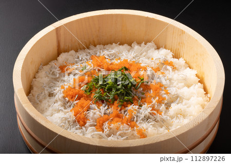 ちらし寿司（釜揚げしらす　とびっこ　大葉） 112897226