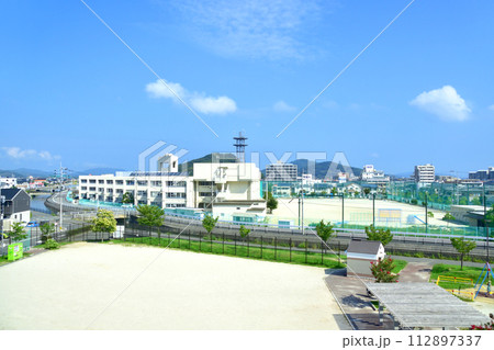 筑肥線越前前原駅から姪浜駅までの車窓風景(2022年) 筑肥線越前前原駅から姪浜駅までの車窓風景(2022年) 112897337