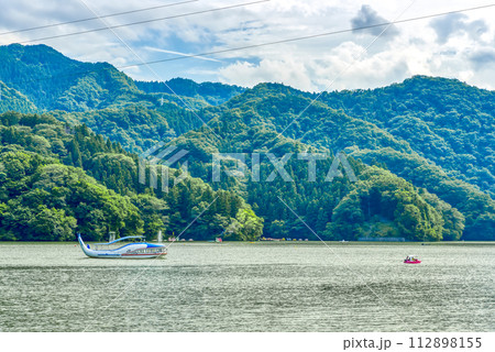 神奈川県相模原市の風景 相模湖公園 神奈川県相模原市の風景 相模湖公園 112898155