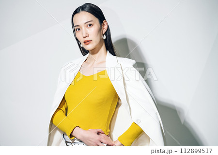 キャリアウーマン 112899517