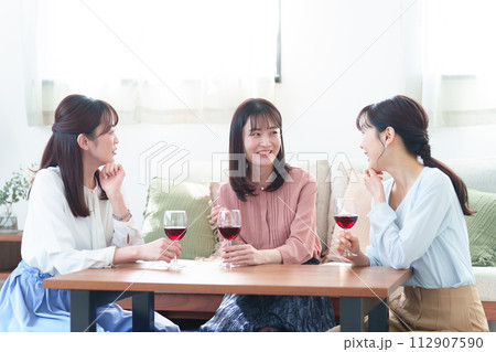 女子会　ホームパーティー 112907590