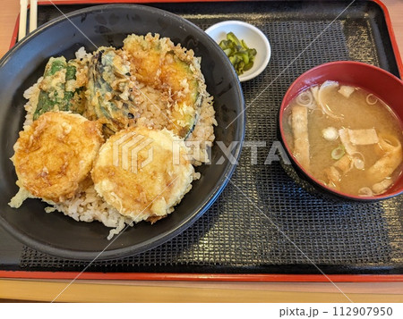 日光の名物、湯葉の天丼 112907950