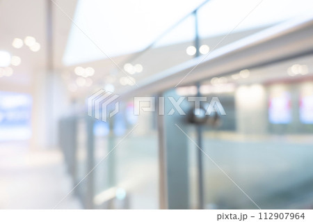 繁華街の背景ぼかし 112907964