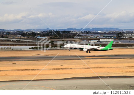 仙台国際空港 展望デッキから見た飛行機 仙台国際空港 展望デッキから見た飛行機 112911528