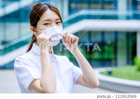 看護師　マスク着用イメージ　撮影協力「LINK FOREST」 112912669