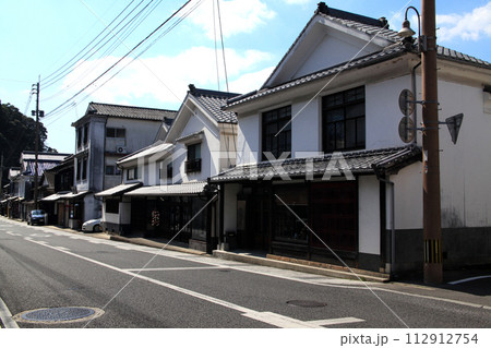 佐賀県有田町 風情あるやきものの町の散策コースの風景 佐賀県有田町 風情あるやきものの町の散策コースの風景 112912754