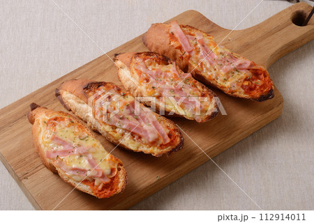 バゲットのピザトースト 112914011