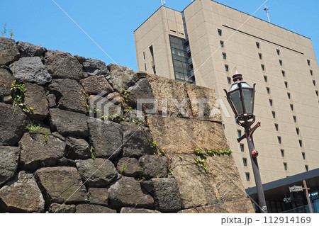 旧江戸城の牛込門跡の石垣【東京都千代田区】 112914169