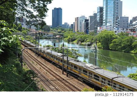 旧江戸城の新見附濠【東京都千代田区】 旧江戸城の新見附濠【東京都千代田区】 112914175