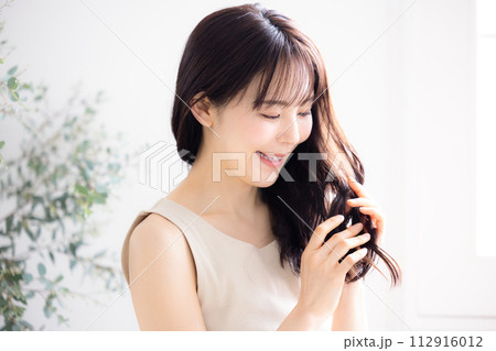 ビューティー　女性のポートレート 112916012