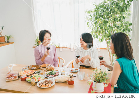 a forty-something woman 112916180