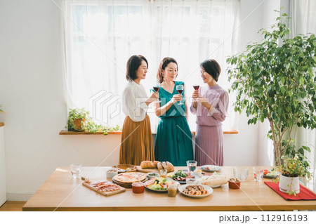 a forty-something woman 112916193