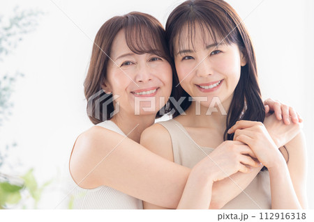 母と娘のビューティーポートレート 母と娘のビューティーポートレート 112916318