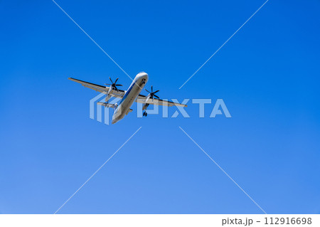 《飛行機》ボンバルディア　Bombardier DHC-8 Dash8　DHC-8-400 112916698