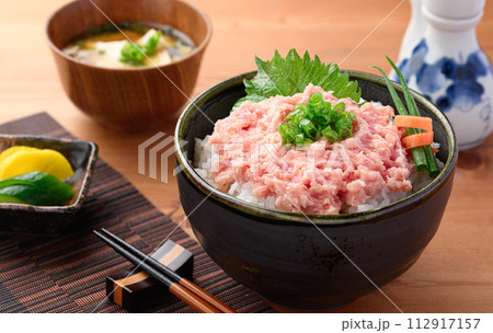 ねぎとろ丼 まぐろのたたき丼　 112917157