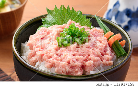 ねぎとろ丼 まぐろのたたき丼　 112917159