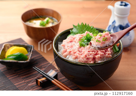 ねぎとろ丼 まぐろのたたき丼　 112917160