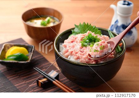 ねぎとろ丼 まぐろのたたき丼　 112917170