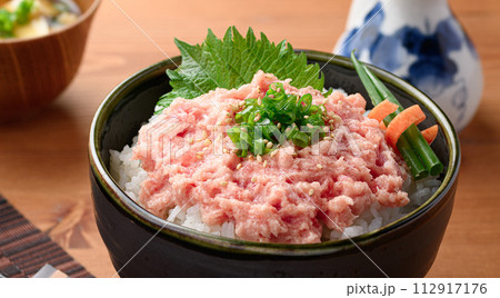 ねぎとろ丼 まぐろのたたき丼　 112917176