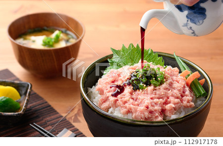 ねぎとろ丼 まぐろのたたき丼　 112917178