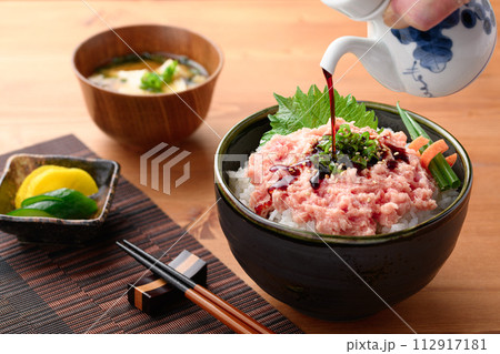 ねぎとろ丼 まぐろのたたき丼 ねぎとろ丼 まぐろのたたき丼 112917181