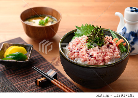 ねぎとろ丼 まぐろのたたき丼　 112917183