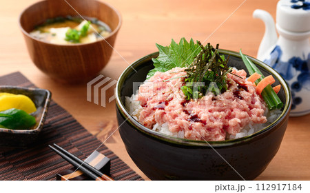 ねぎとろ丼 まぐろのたたき丼　 112917184