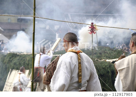 高尾山薬王院火渡り祭 高尾山薬王院火渡り祭 112917903