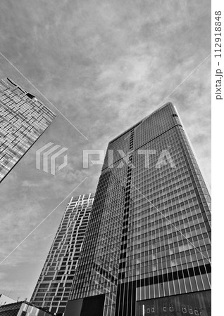 渋谷駅周辺再開発 渋谷駅桜が丘地区　渋谷さくらステージの風景 モノクローム 112918848