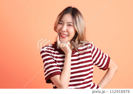 20s Asian woman 20s Asian woman 112918978