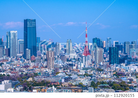 日本の東京都市景観 東京シティビュー。麻布台ヒルズや東京タワーなどを望む 日本の東京都市景観 東京シティビュー。麻布台ヒルズや東京タワーなどを望む 112920155