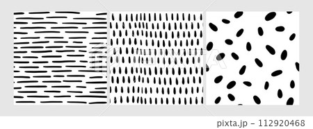 Small dash patterns set. Seamless minimal dash pattern, small elements. Small dash patterns set. Seamless minimal dash pattern, small elements. 112920468