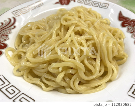 【町中華・ラーメン】ツヤツヤの多加水麺のつけ麺・醤油スープ(麺・アップ) 【町中華・ラーメン】ツヤツヤの多加水麺のつけ麺・醤油スープ(麺・アップ) 112920683