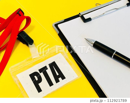 PTAと書かれたネームホルダー 112921789
