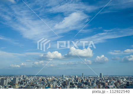 雲のある空と都市風景(名古屋市) 雲のある空と都市風景(名古屋市) 112922540