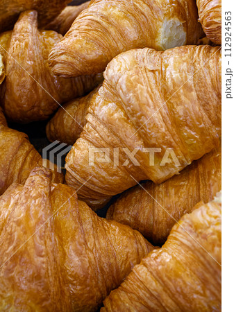 Croissants, traditional French bakery 112924563