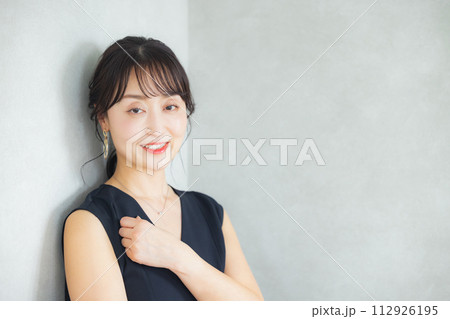 ミドル女性のポートレート ミドル女性のポートレート 112926195