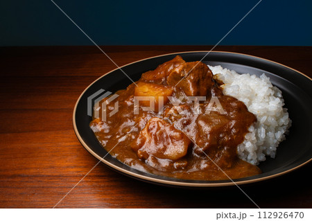 美味しそうな高級カレーライス 俯瞰 美味しそうな高級カレーライス 俯瞰 112926470