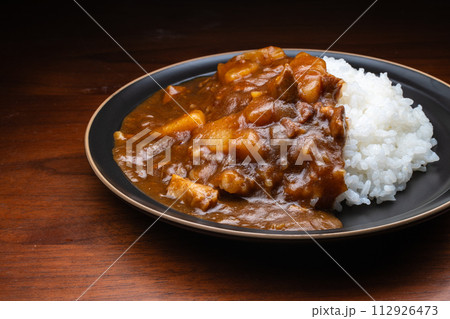 美味しそうな高級カレーライス 俯瞰 美味しそうな高級カレーライス 俯瞰 112926473