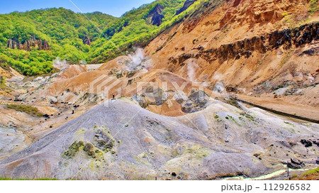 北海道 登別地獄谷の風景 112926582