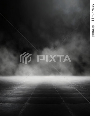 コンクリート床のイメージ.黒い背景に白い曇り、霧、またはスモッグ。 コンクリート床のイメージ.黒い背景に白い曇り、霧、またはスモッグ。 112927035