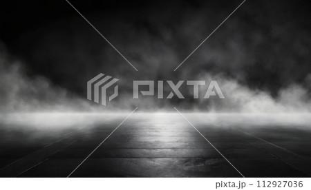 コンクリート床のイメージ.黒い背景に白い曇り、霧、またはスモッグ。 コンクリート床のイメージ.黒い背景に白い曇り、霧、またはスモッグ。 112927036