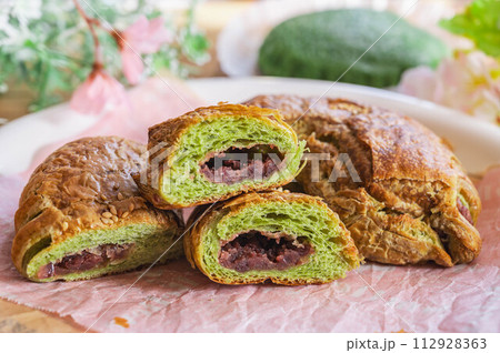 餡子入り抹茶デニッシュ 112928363