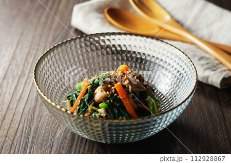 ほうれん草とツナのサラダ ほうれん草とツナのサラダ 112928867