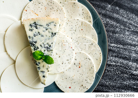 blue cheese blue cheese 112930666