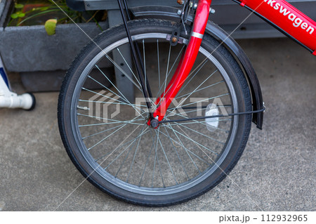 粗大ごみに出した自転車 112932965