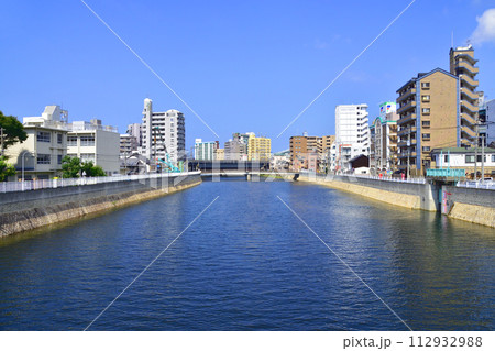 福岡県福岡市の街風景 112932988