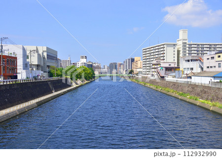 福岡県福岡市の街風景 112932990
